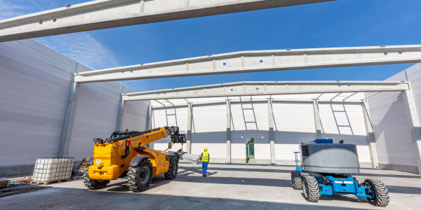 Pintar Fachadas de Naves Industriales, Fábricas y Almacenes en Getafe · Pintar Construcción de Obra Nueva