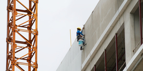 Trabajos Verticales en Fachadas de Edificios / Viviendas en Getafe · Pintar Edificios de Construcción de Obra Nueva